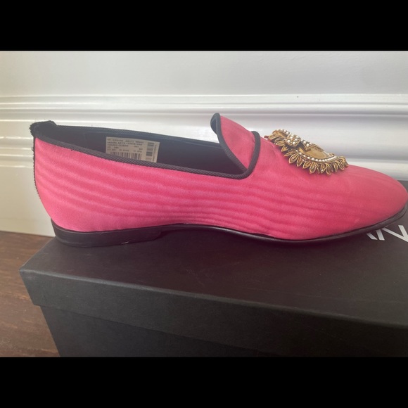 Dolce and Gabanna women’s pink silk Amore flat loafers. Worn once. Size 39. - Picture 5 of 8